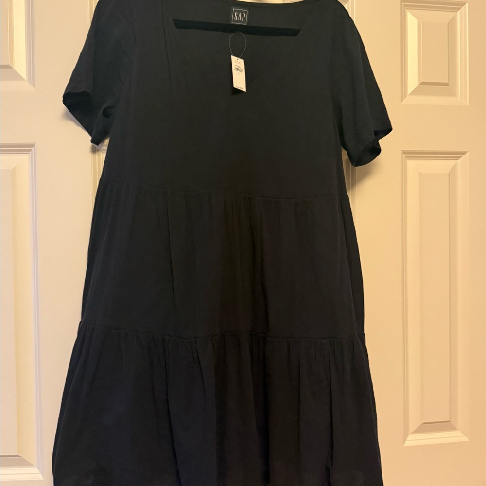 GAP Black Short Sleeve Tiered Dress - size L